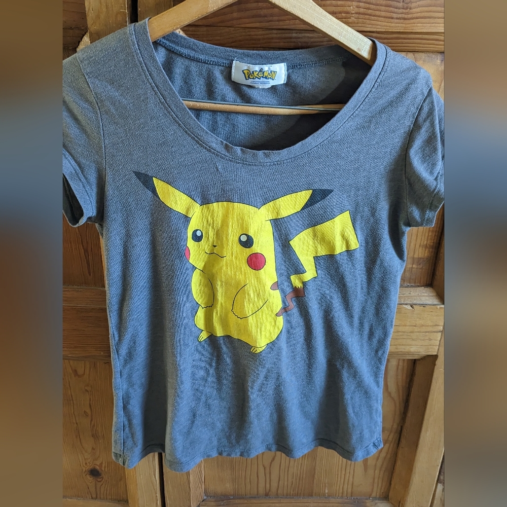Pokemon two-sided women size XL Tee